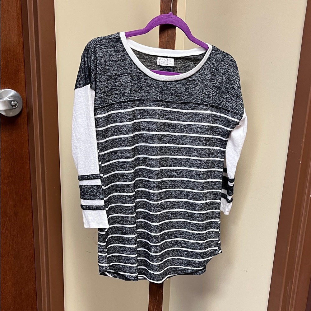 24/7 Maurices Black and White Striped Lightweight Sweater